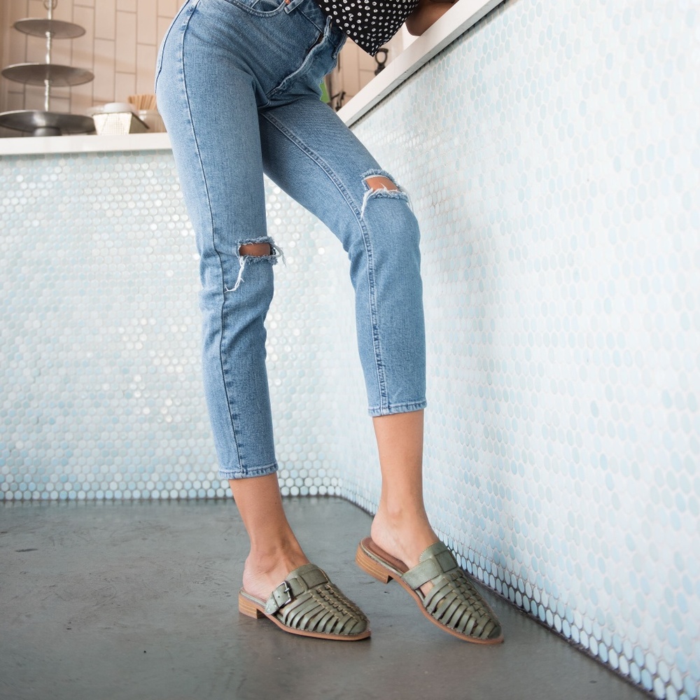 Mi.iM | 'Billie' Closed Toe Strappy Sandal - Picture 3 of 3